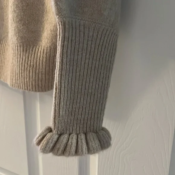 River Island Cream Sweater with Black Leather Ruffled Collar - Picture 4 of 5